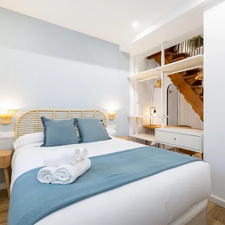 Apartament Modern Duplex Courtyard -2bedrooms 2baths *