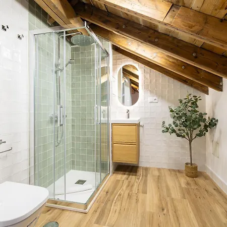 Modern Duplex Courtyard -2bedrooms 2baths Appartamento *