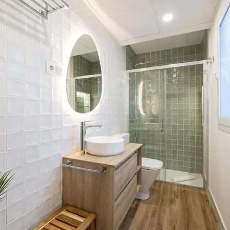 Modern Duplex Courtyard -2bedrooms 2baths Διαμέρισμα